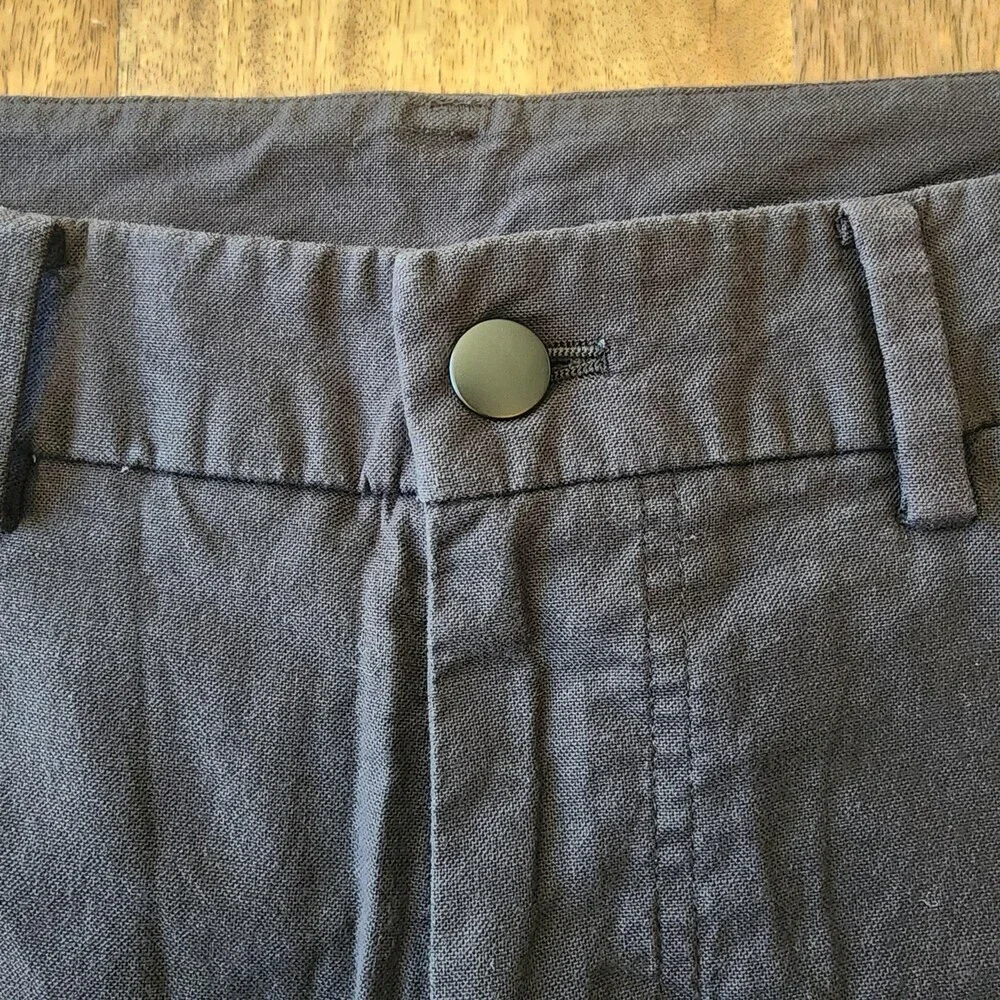 Lululemon Shorts Mens 36 Black Chino 11 Inch Inseam Casual Golf Athletic